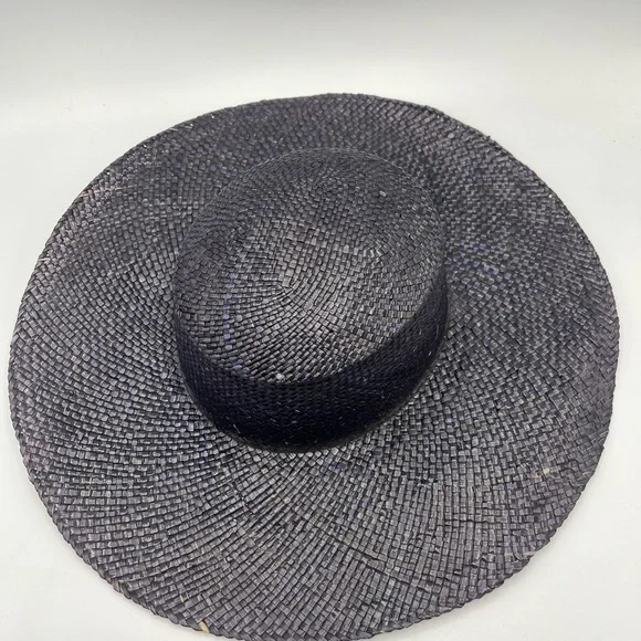 Elegant Black Woven Sun Hat - Picture 2 of 5